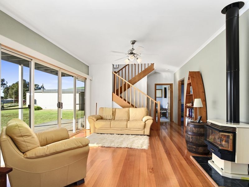 1 Heather Crt, Metung VIC 3904