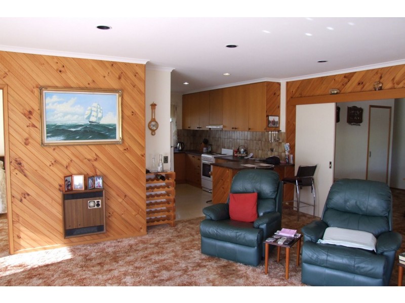 27 Mairburn Road, Metung VIC 3904