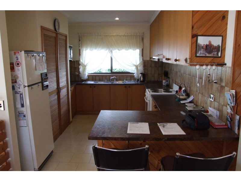 27 Mairburn Road, Metung VIC 3904