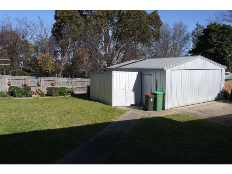 27 Mairburn Road, Metung VIC 3904