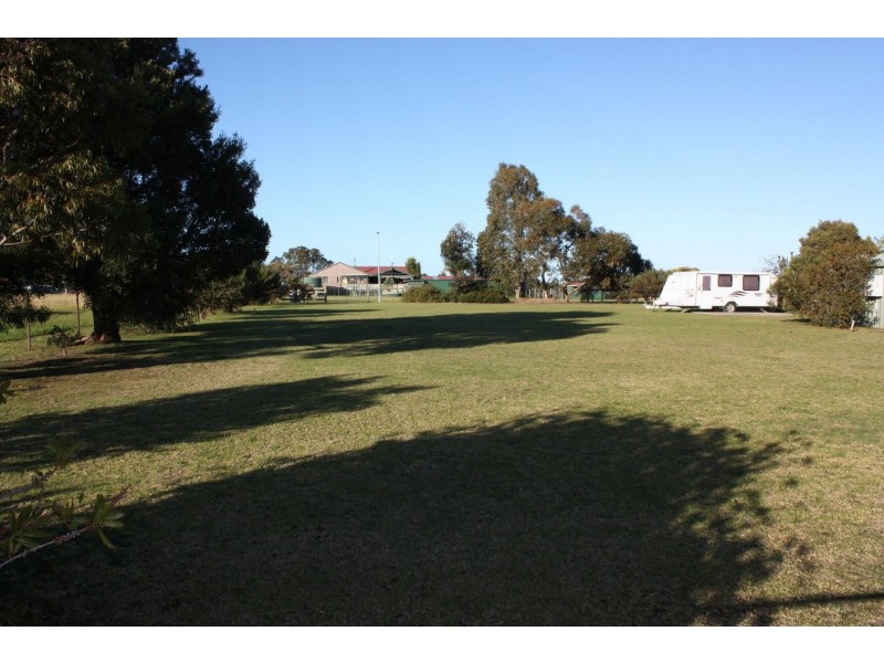 4 Falcon Grove, Metung VIC 3904