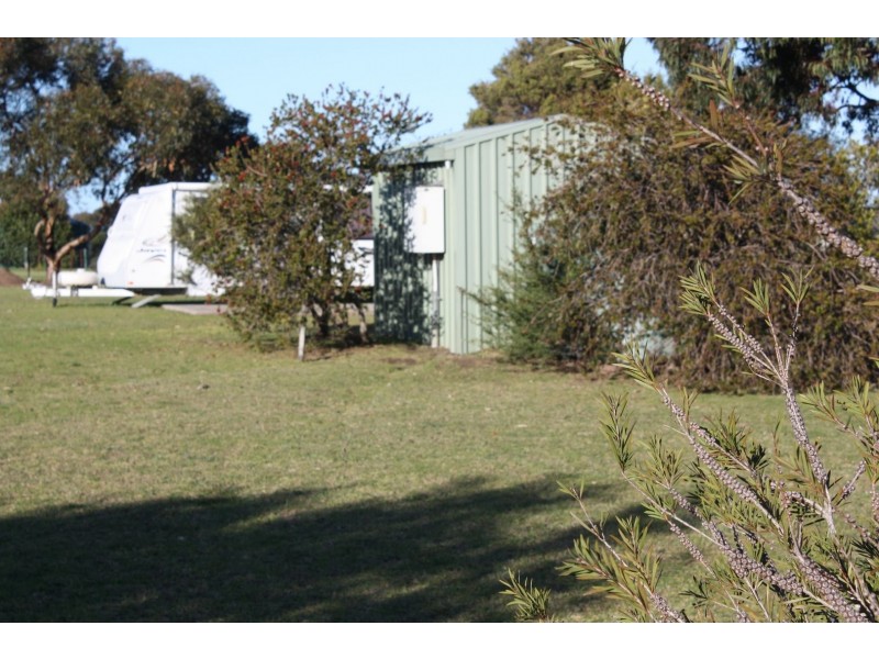 4 Falcon Grove, Metung VIC 3904