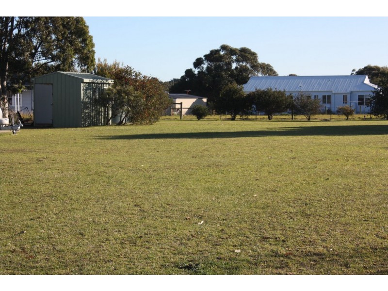 4 Falcon Grove, Metung VIC 3904