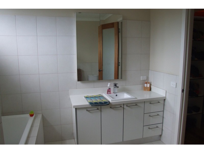 31 Gilsenans Drive, Metung VIC 3904