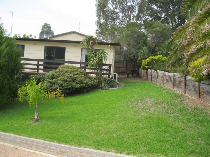 1/30 Mairburn Road, Metung VIC 3904