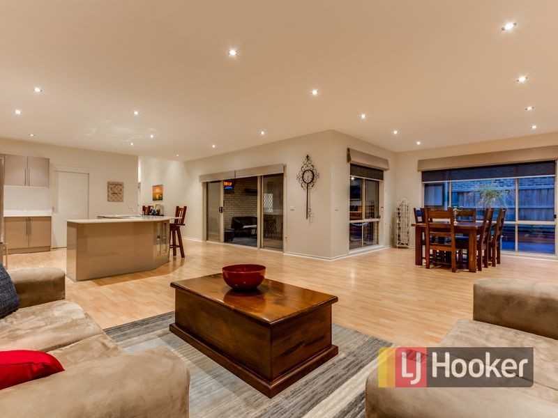 6 Lavender Avenue, Pakenham VIC 3810