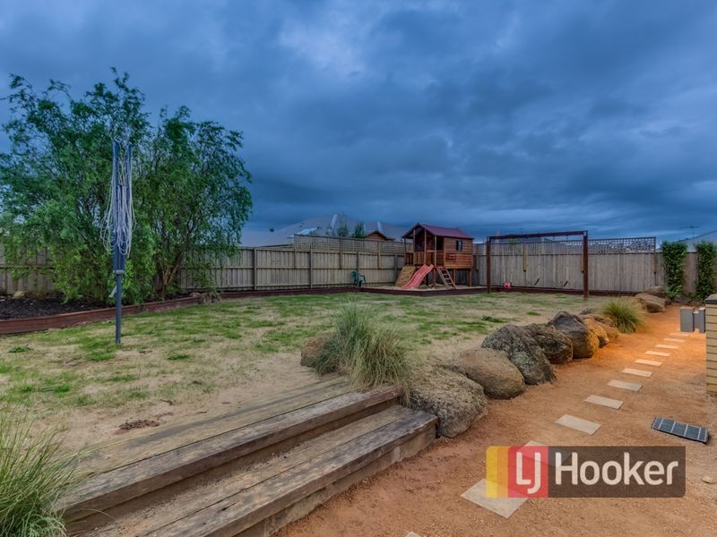 6 Lavender Avenue, Pakenham VIC 3810