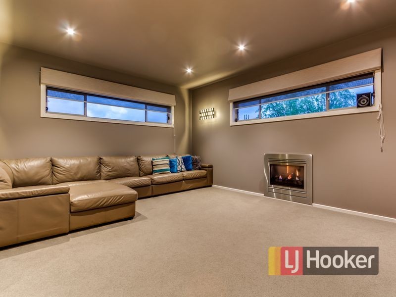 6 Lavender Avenue, Pakenham VIC 3810