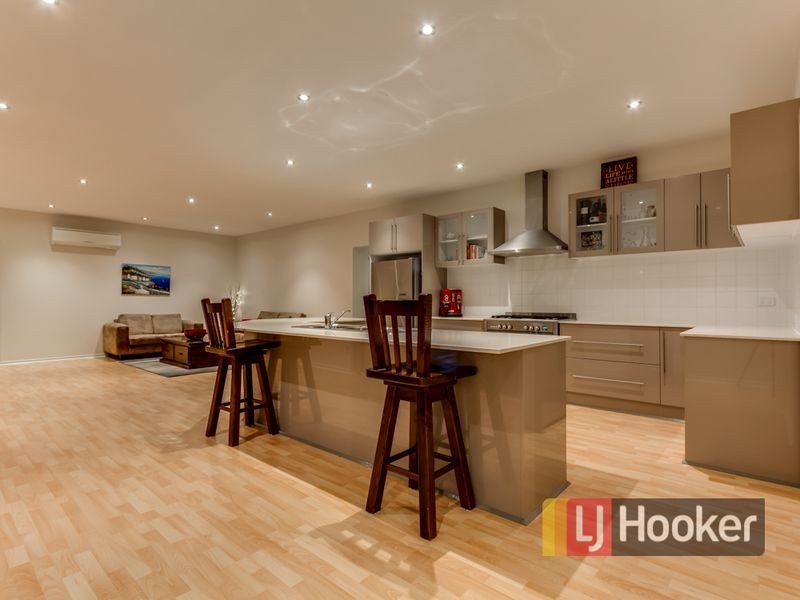 6 Lavender Avenue, Pakenham VIC 3810