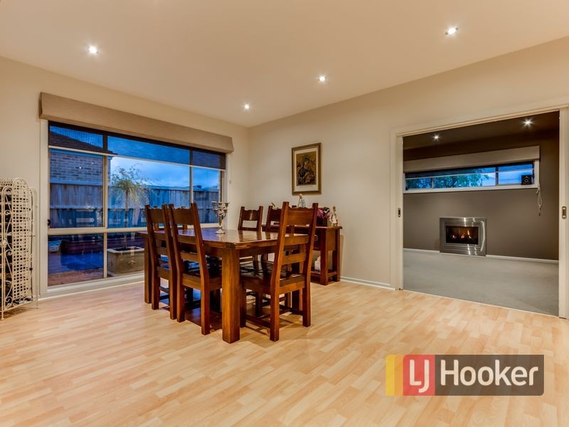 6 Lavender Avenue, Pakenham VIC 3810