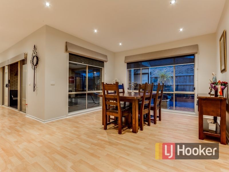 6 Lavender Avenue, Pakenham VIC 3810