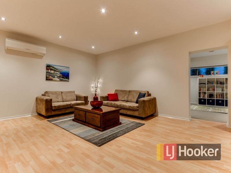 6 Lavender Avenue, Pakenham VIC 3810