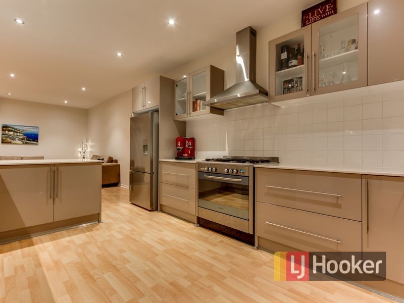 6 Lavender Avenue, Pakenham VIC 3810