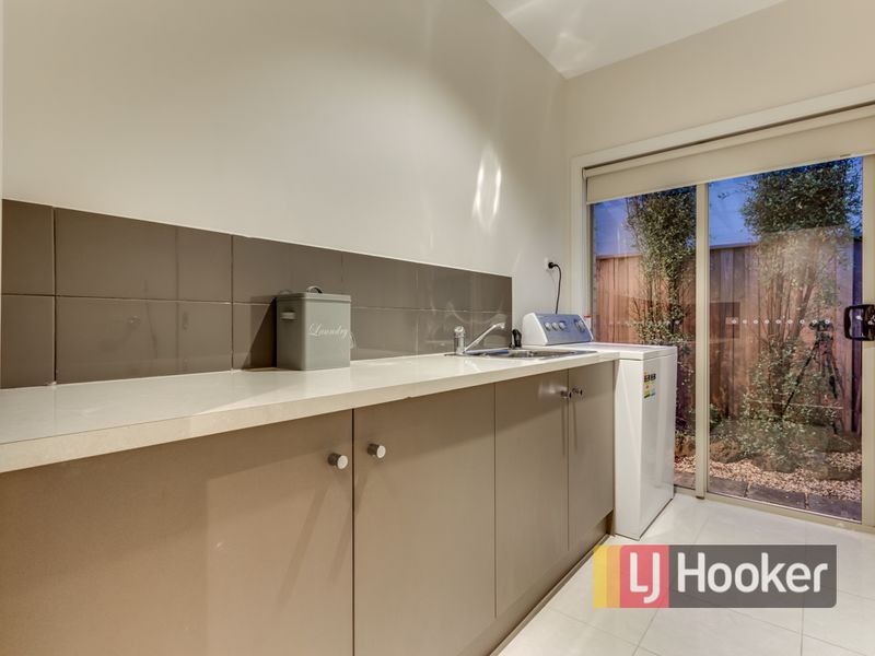 6 Lavender Avenue, Pakenham VIC 3810