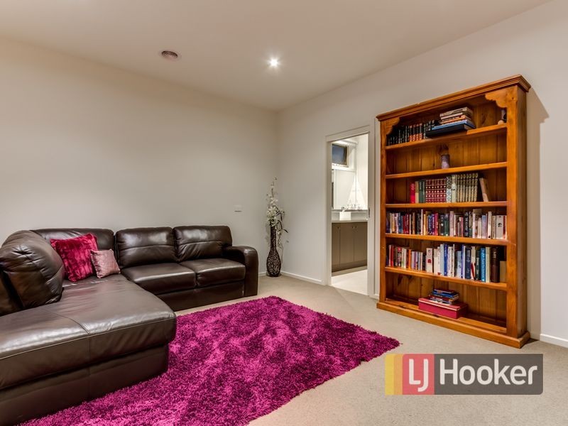 6 Lavender Avenue, Pakenham VIC 3810