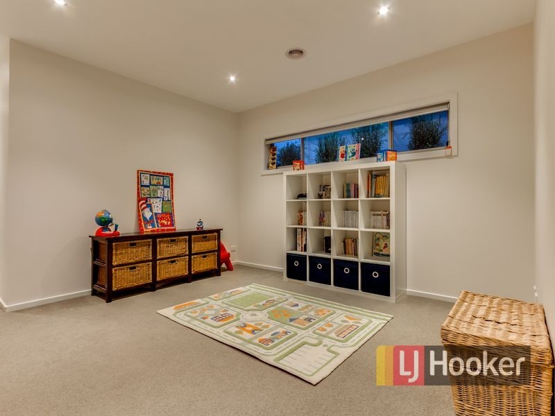 6 Lavender Avenue, Pakenham VIC 3810