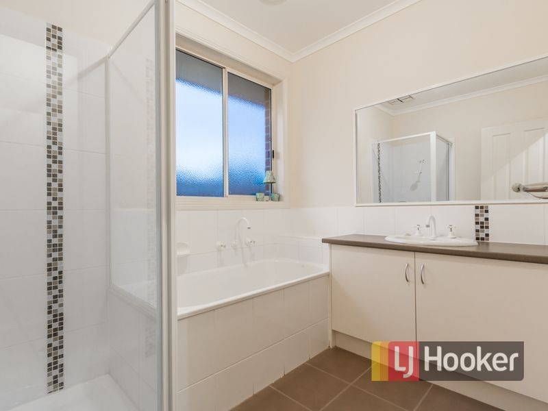 8A Ebony Drive, Pakenham VIC 3810