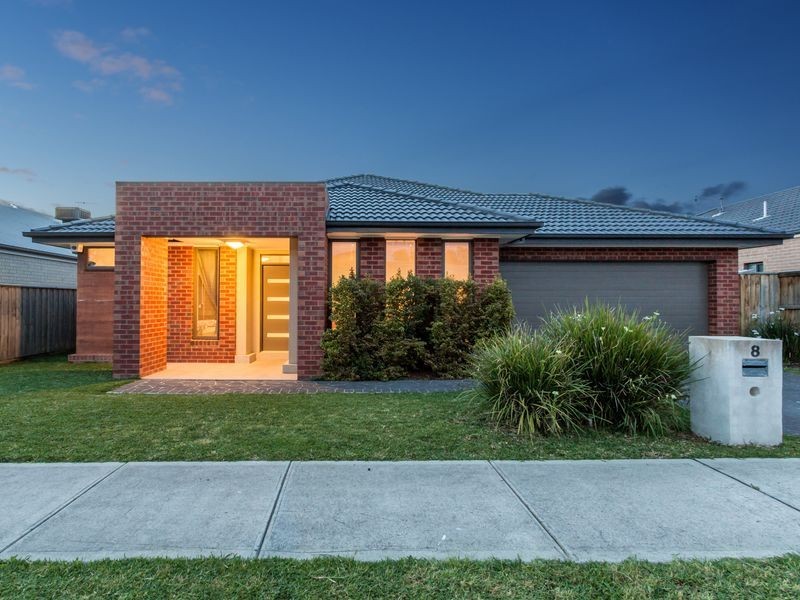 8 Sabina Road, Officer VIC 3809