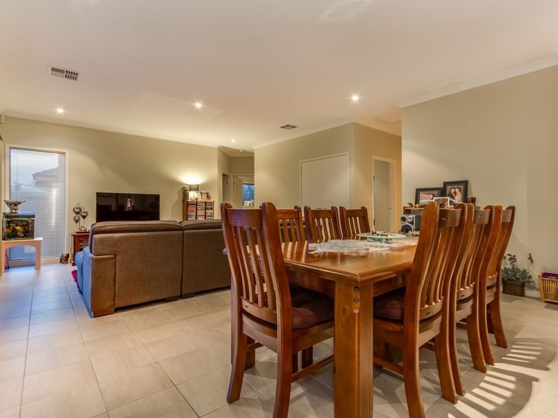 8 Sabina Road, Officer VIC 3809