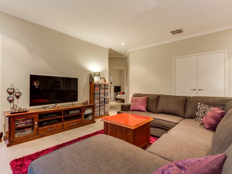 8 Sabina Road, Officer VIC 3809