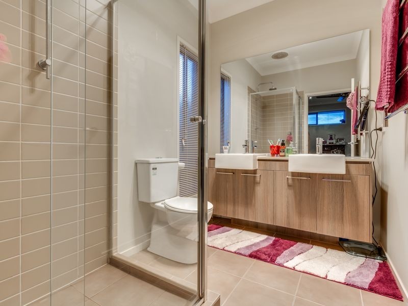 8 Sabina Road, Officer VIC 3809