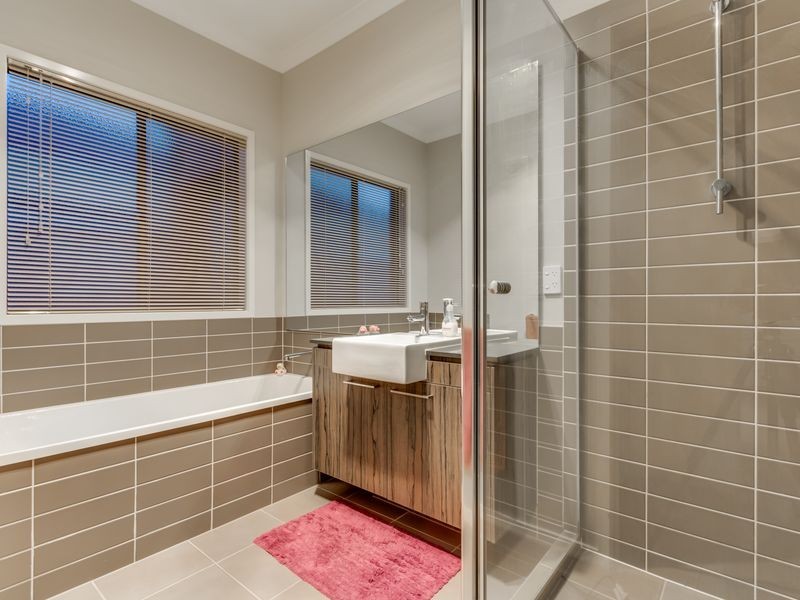 8 Sabina Road, Officer VIC 3809