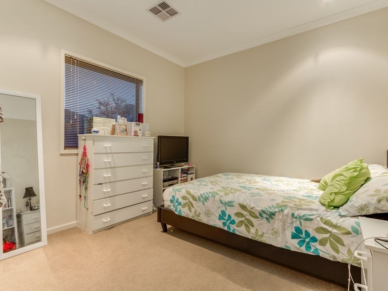 8 Sabina Road, Officer VIC 3809