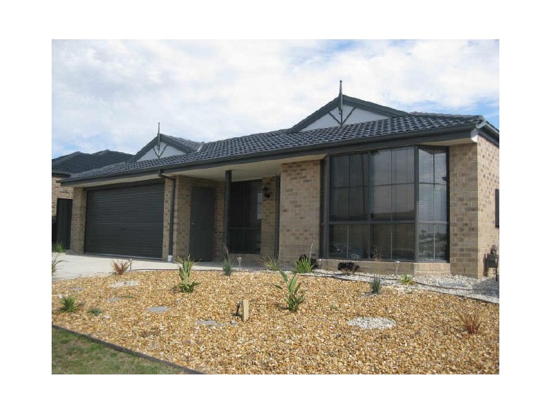 6 Como Chase, Pakenham VIC 3810