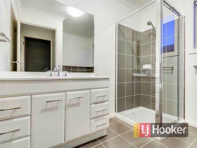 46 Grand Central Boulevard, Pakenham VIC 3810