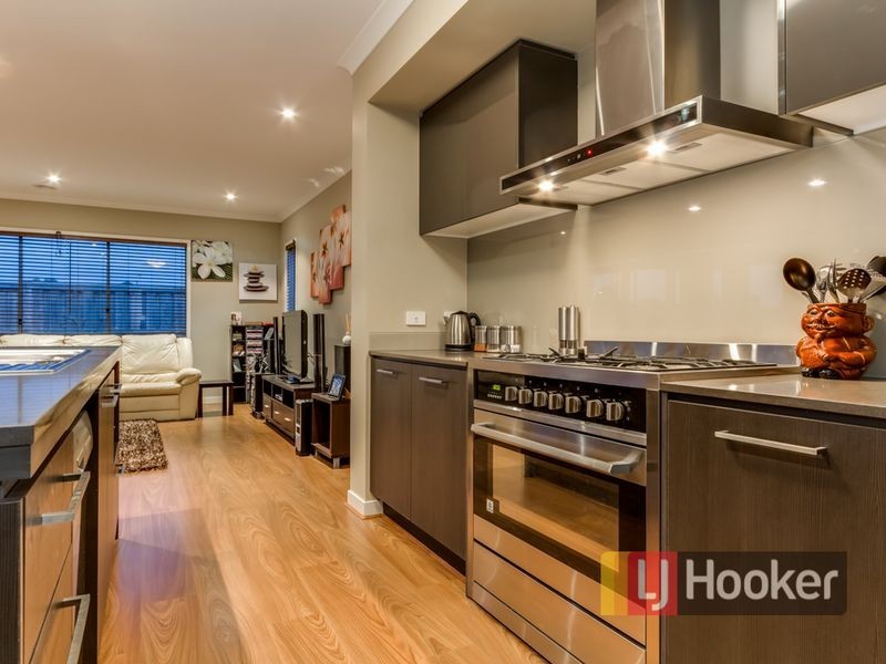 25 Moore Mews, Pakenham VIC 3810