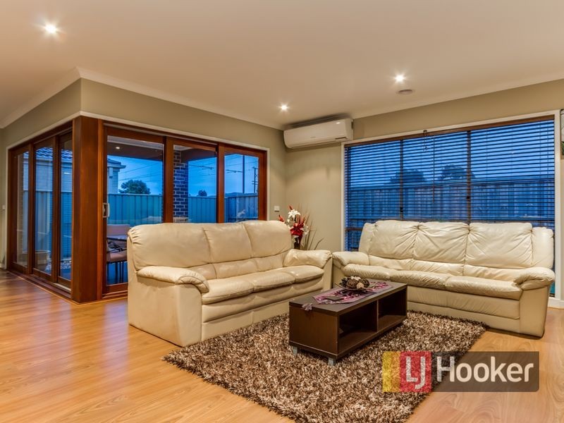 25 Moore Mews, Pakenham VIC 3810
