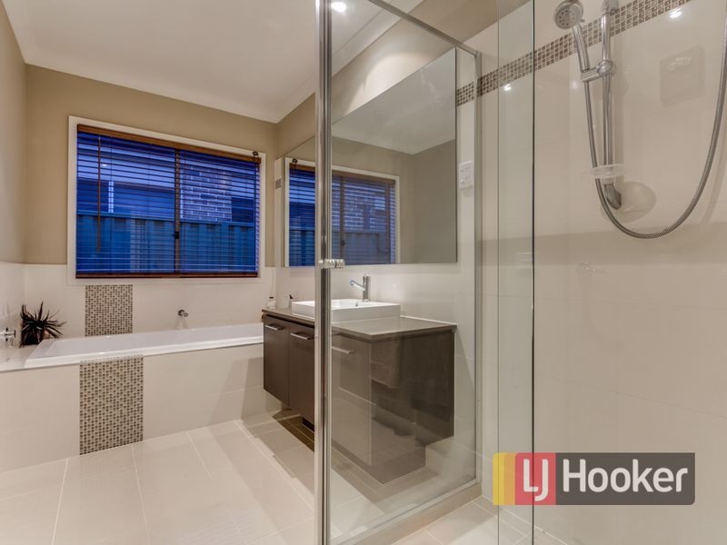 25 Moore Mews, Pakenham VIC 3810