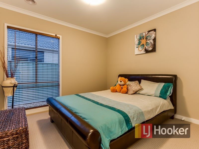 25 Moore Mews, Pakenham VIC 3810