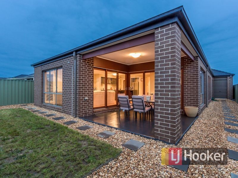 25 Moore Mews, Pakenham VIC 3810