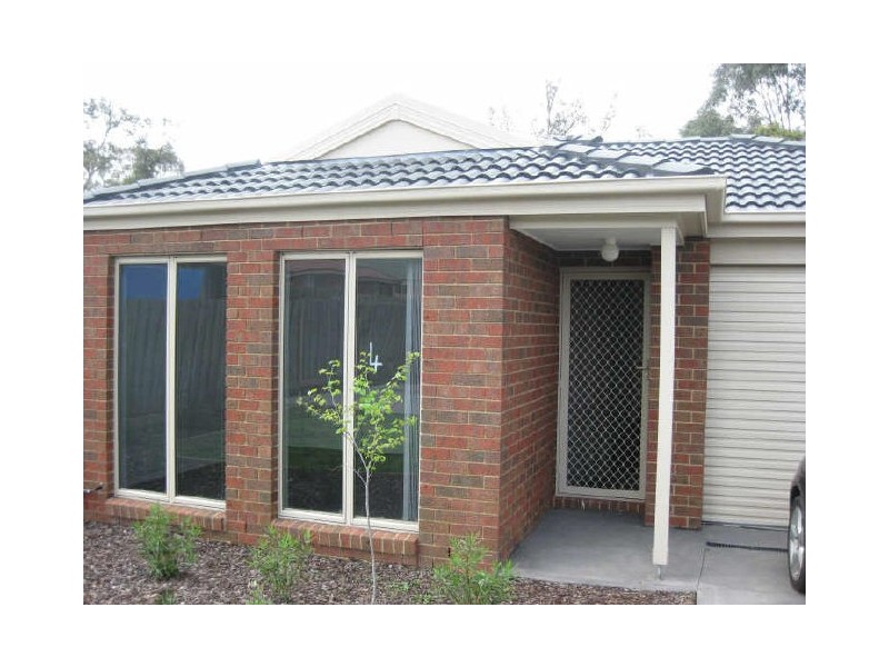 6/13 Red Cherry Court, Pakenham VIC 3810