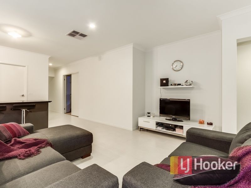 7 Eyre Place, Pakenham VIC 3810