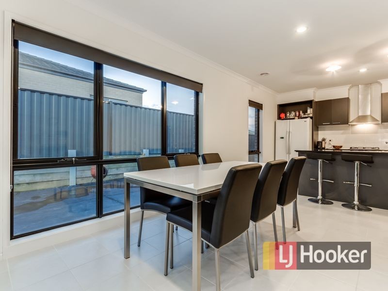 7 Eyre Place, Pakenham VIC 3810