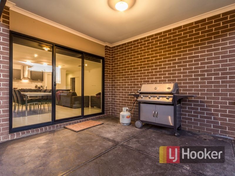 7 Eyre Place, Pakenham VIC 3810