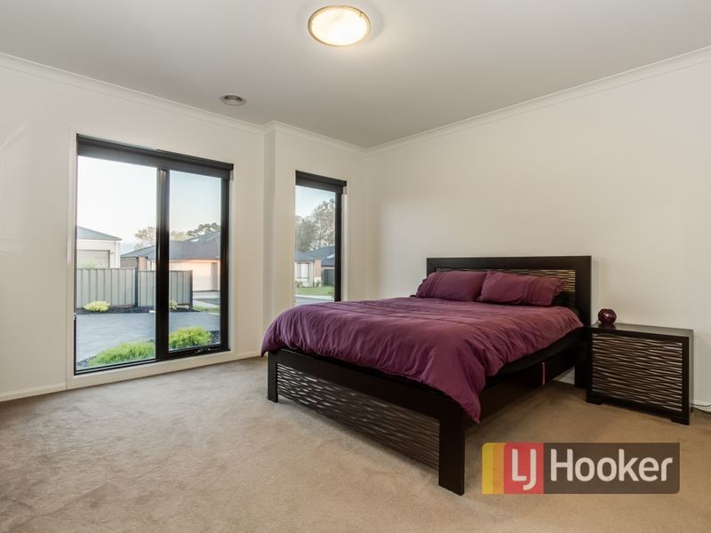 7 Eyre Place, Pakenham VIC 3810