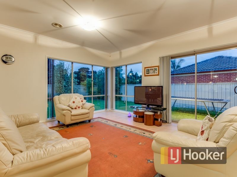 1 Hopkins Pass, Pakenham VIC 3810