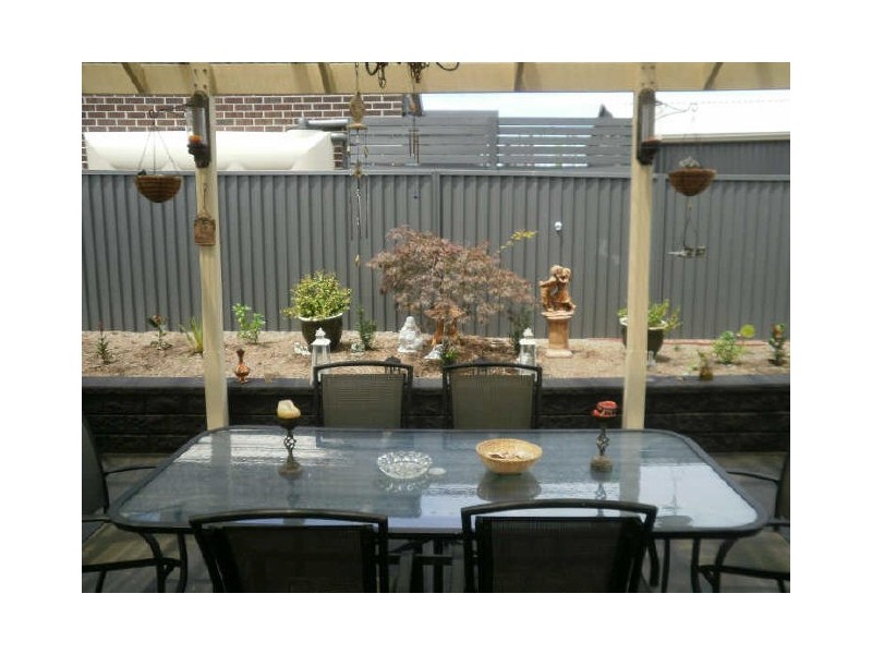 24 Britton Drive, Pakenham VIC 3810