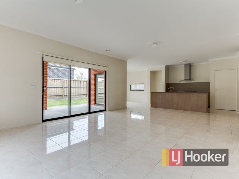 34 Flinders Park Drive, Officer VIC 3809