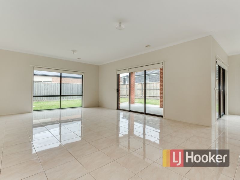 34 Flinders Park Drive, Officer VIC 3809
