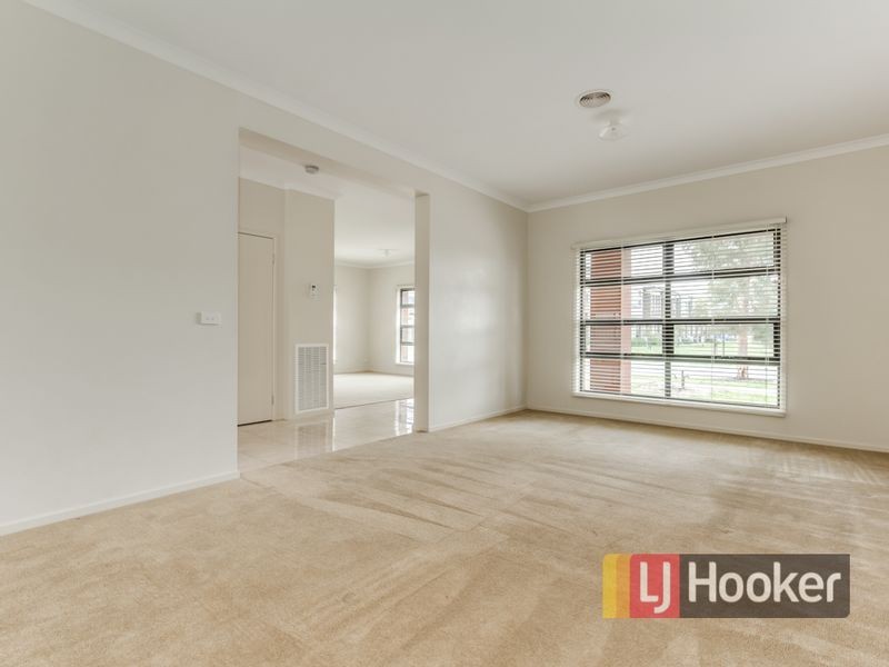 34 Flinders Park Drive, Officer VIC 3809