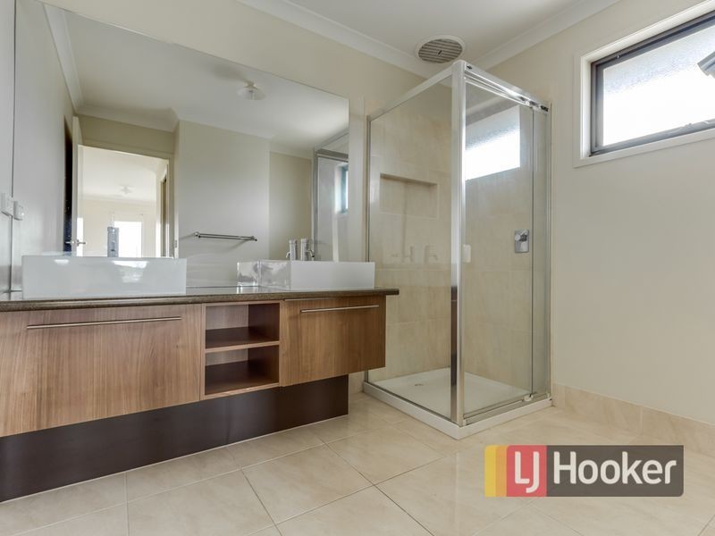 34 Flinders Park Drive, Officer VIC 3809