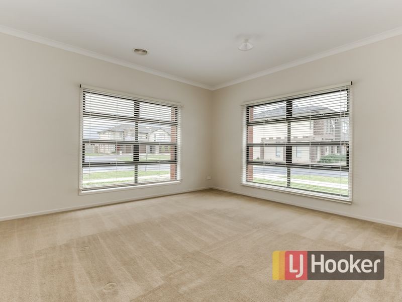 34 Flinders Park Drive, Officer VIC 3809