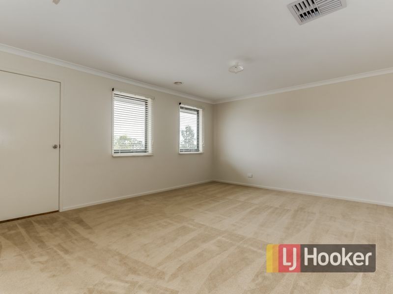 34 Flinders Park Drive, Officer VIC 3809