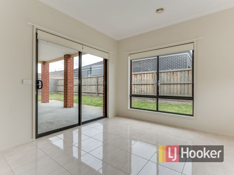 34 Flinders Park Drive, Officer VIC 3809