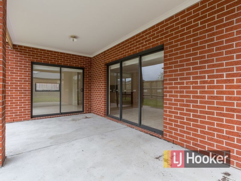 34 Flinders Park Drive, Officer VIC 3809