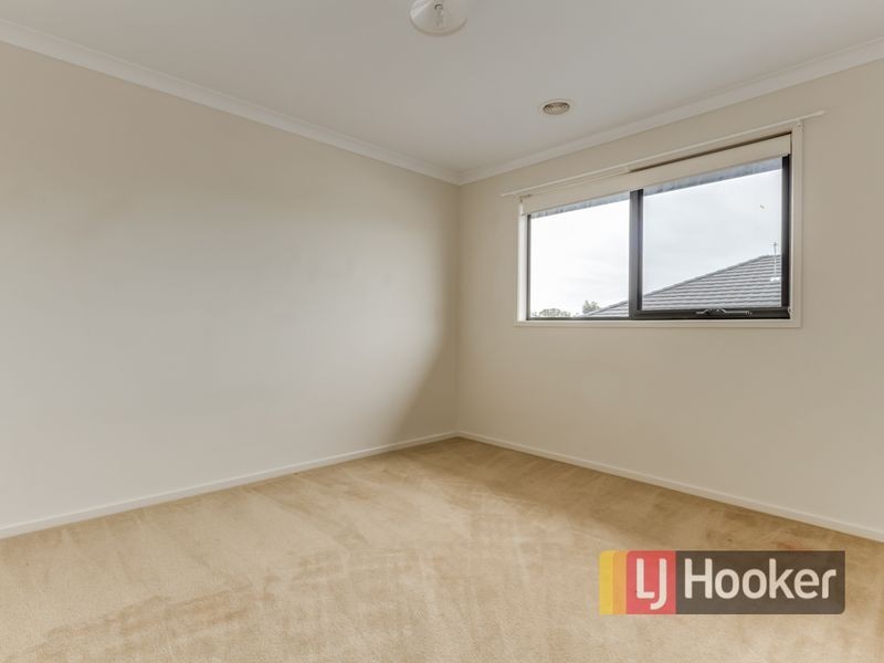 34 Flinders Park Drive, Officer VIC 3809